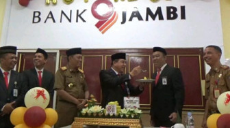 H Mukti Jadi Inspektur Upacara HUT Bank Jambi ke-61
