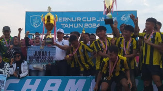 PJ Bupati Merangin Puas,Merangin FC Kembali Pertahankan Gelas Juara Di Laga Gubernur Cup